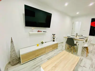 Una televisión o centro de entretenimiento en Apartamento COSTASOL PLAZA Córdoba - TrassierraRooms