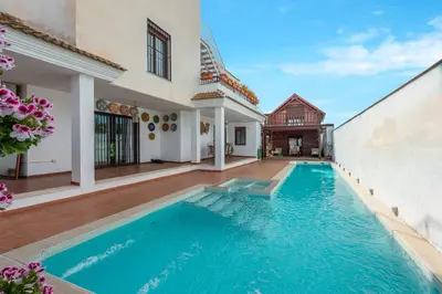 Plano de Encantador alojamiento con jacuzzi opcional, BBQ, íntimo, ideal para parejas