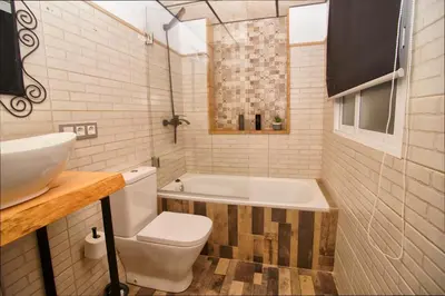Un baño de Apartamento Ponce de León junto estación