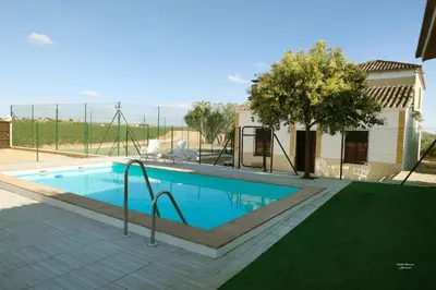 Piscina en o cerca de ALOJAMIENTO RURAL CASA LOS ARENALES