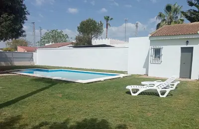 Piscina en o cerca de Casa Rural El Algarrobo