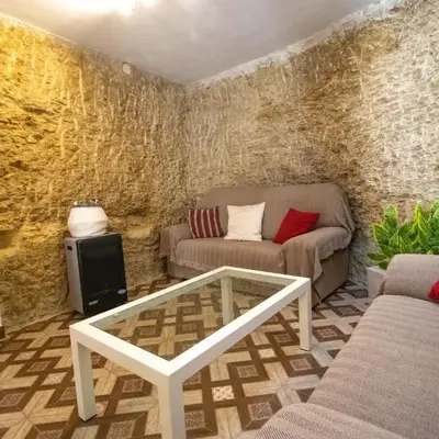 Casa Aveda ( En la Roca)