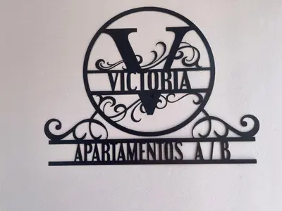 Certificado, premio, señal o documento que está expuesto en Apartamento Victoria