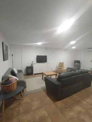 Una televisión o centro de entretenimiento en El Madroño de la Encantada