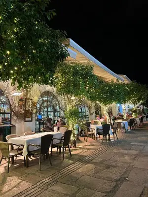 Un restaurante o sitio para comer en Apartamento Haza