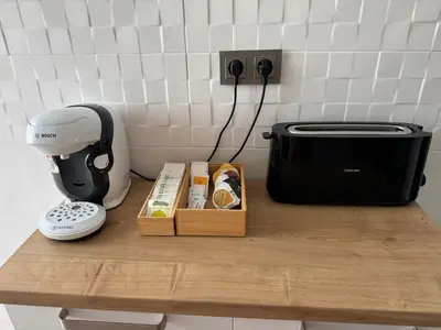 Utensilios para hacer té y café en Alamos Suite a 150m de la catedral
