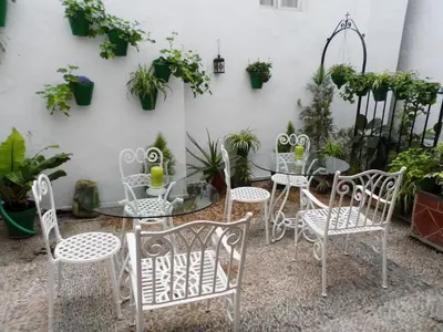 Jardín al aire libre en Hospedería Luis de Góngora