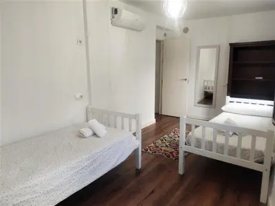Cama o camas de una habitación en Home Sweet Home junto a Mezquita / Wifi / Parking