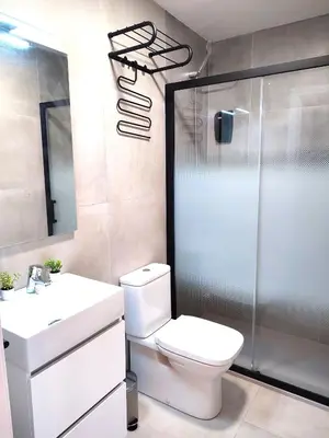 Un baño de Sueños de Orive. Con piscina y wifi. Casco antiguo.