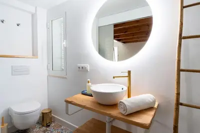 Un baño de BeHouse Alameda