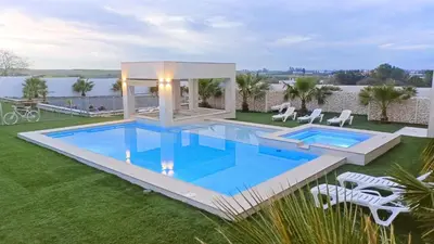 Piscina en o cerca de Casa FERTONIA