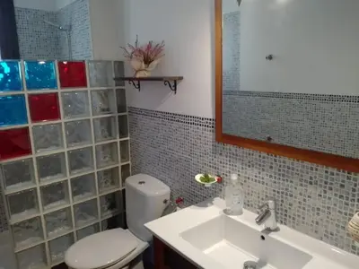 Un baño de Claustro Home Casco Histórico Córdoba