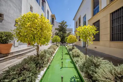 Jardín al aire libre en Santa Ana Free Parking Cordoba Center
