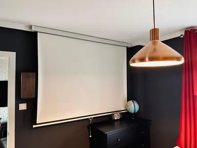Una televisión o centro de entretenimiento en KB HOME Puertollano