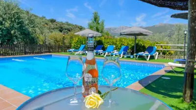 Piscina en o cerca de Cortijo Palitroques Carcabuey by Ruralidays