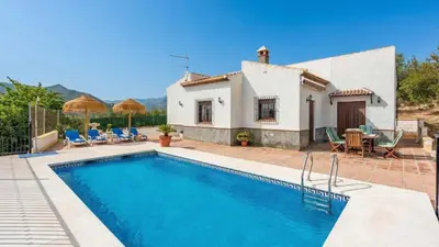 Piscina en o cerca de Cortijo Sylvestris Periana by Ruralidays